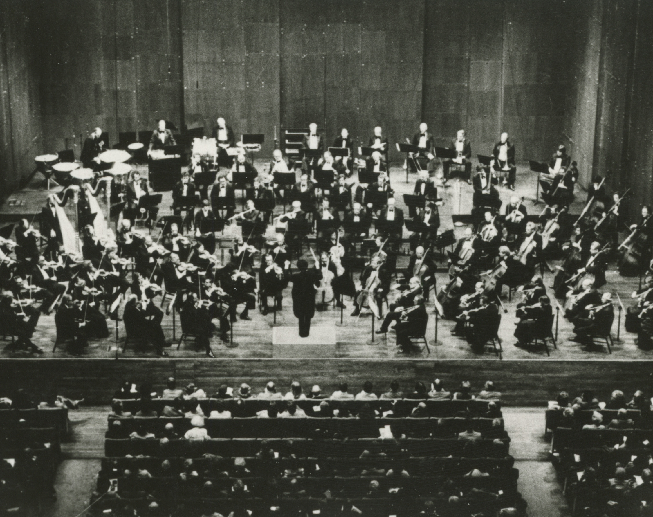 Muestra Orquesta Filarmónica de Santiago: 70 Años de Historia Viva